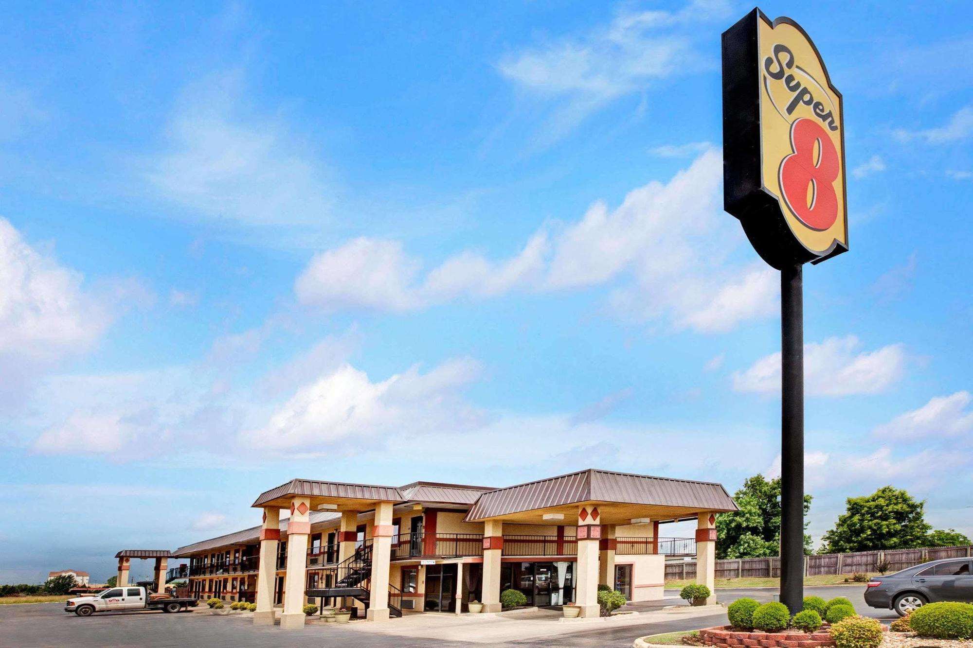 Super 8 By Wyndham Shawnee Hotel Ngoại thất bức ảnh