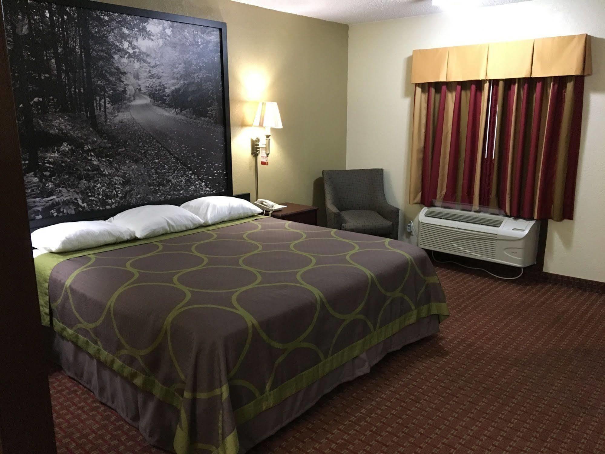 Super 8 By Wyndham Shawnee Hotel Ngoại thất bức ảnh