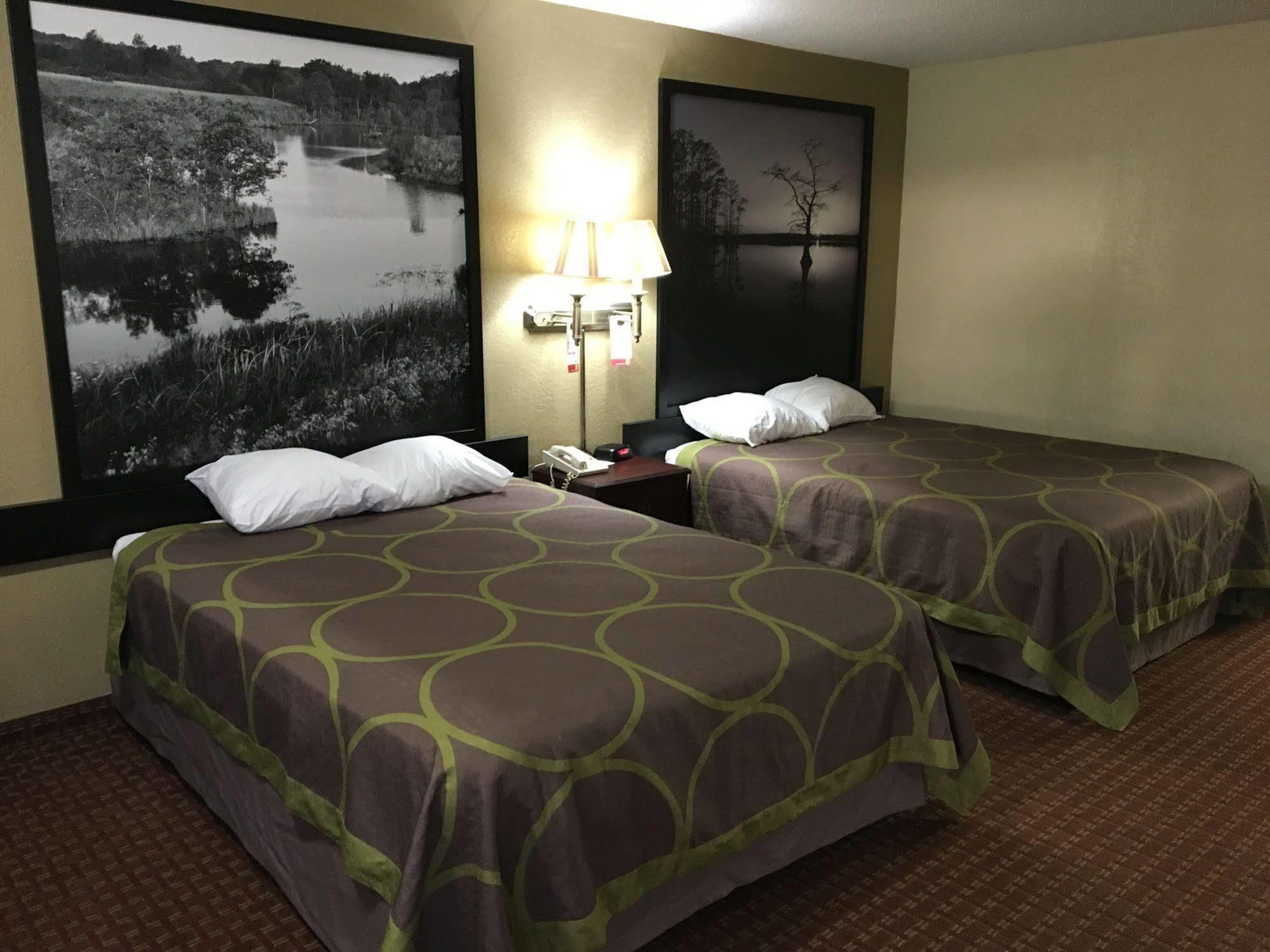 Super 8 By Wyndham Shawnee Hotel Ngoại thất bức ảnh